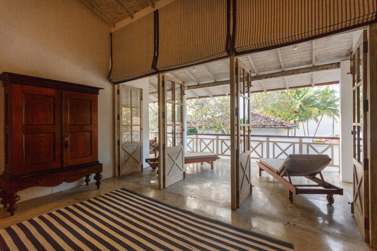 2500 m² dengan 4 kamar tidur dan 4 kamar mandi pribadi di Thalpe Hotel Habaraduwa Bagian luar foto